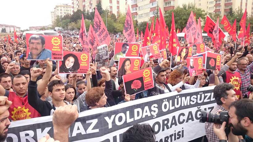 Ankara Garı’ndan Giderken O Çocuklar… Ellerinde Pankartlar