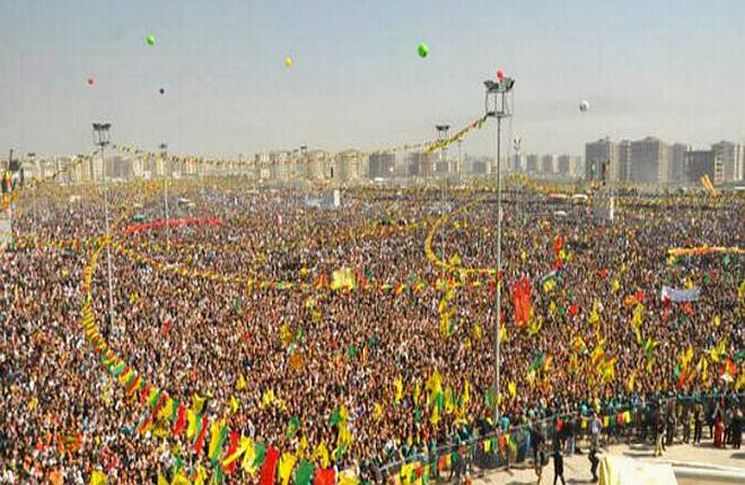 Newroza ku cejna aştî û berxwedanê ya gelan e nayê qedexekirin!