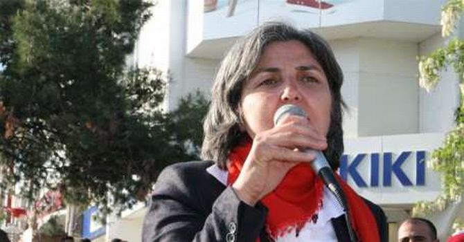 Em ê dest ji têkoşîna xwe ya bo edalet, aştî û azadiyê bernedin!