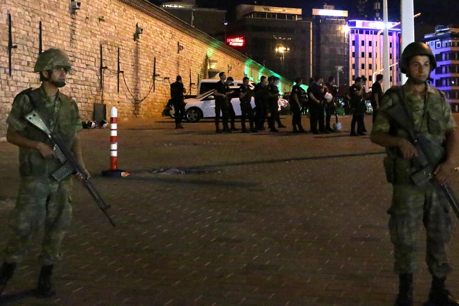 Neither the coup nor the one-man dictatorship!