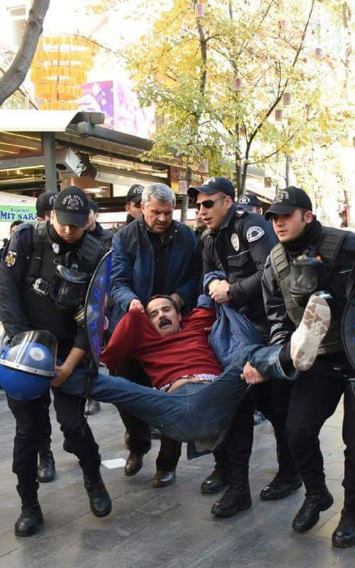 Kolu çalındı, işi alındı, yerlerde sürüklendi