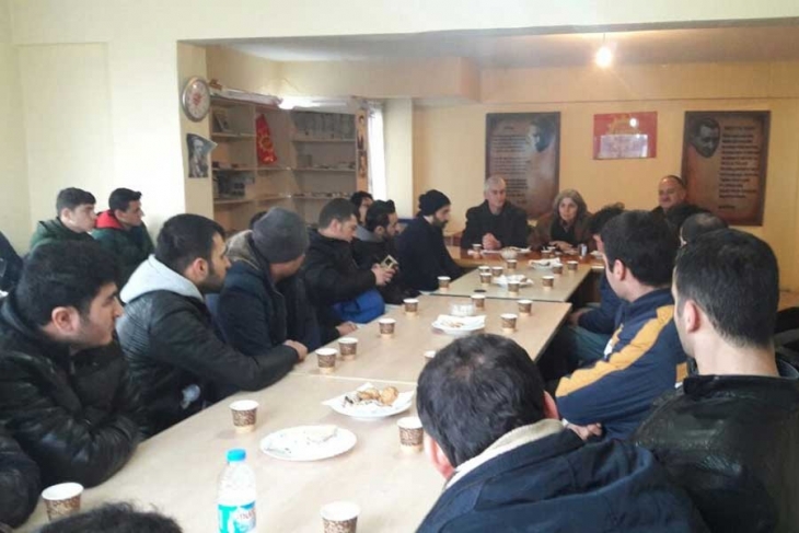 EMEP Esenyurt’ta işçilerle anayasa değişikliğini tartıştı