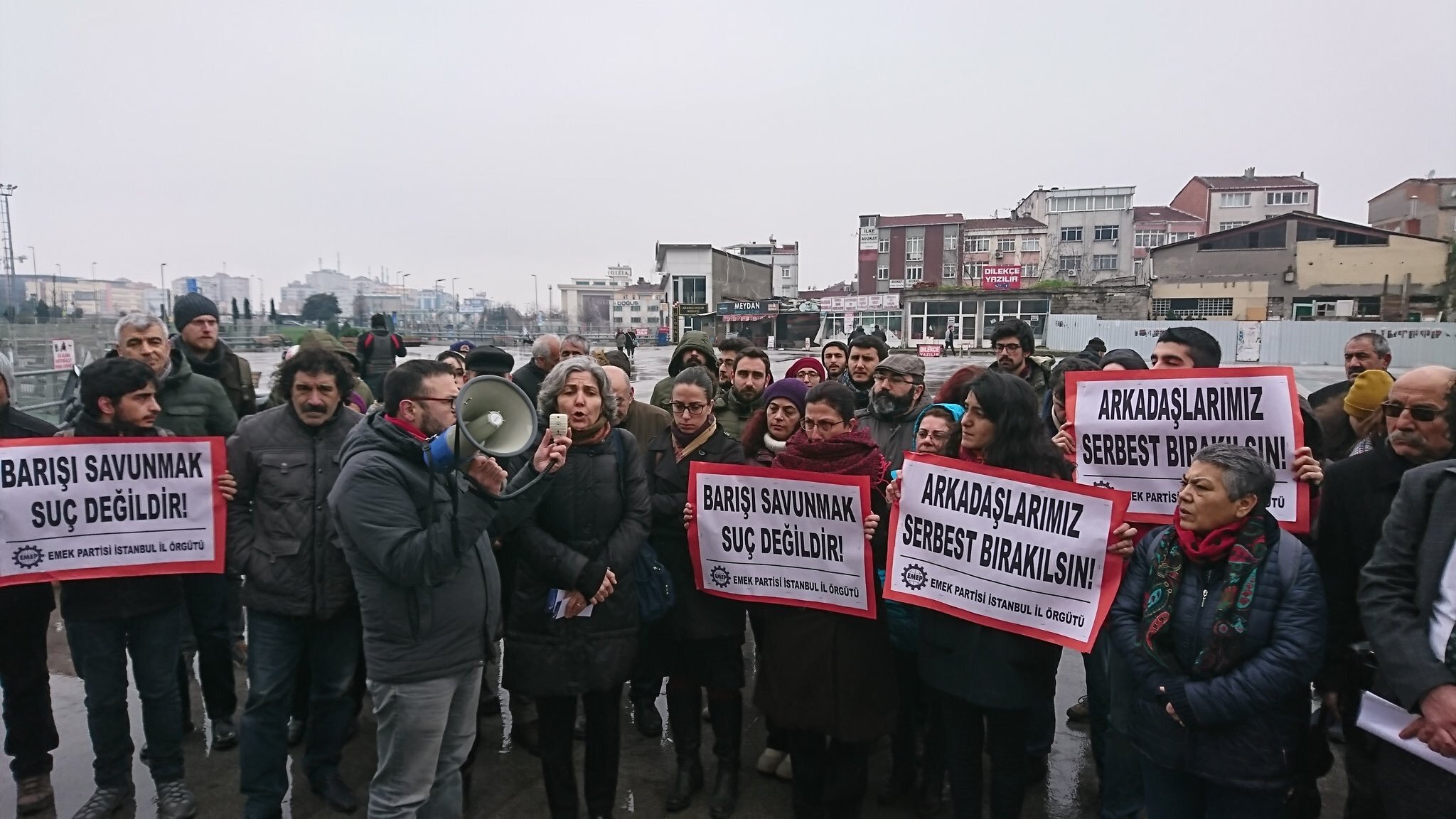 Siyaset yapma özgürlüğü yargılanamaz!