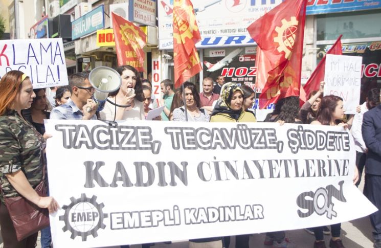 Kadınların Haklarına Göz Diken Akp İktidarı Kadın Cinayetlerinin Sorumlusudur!