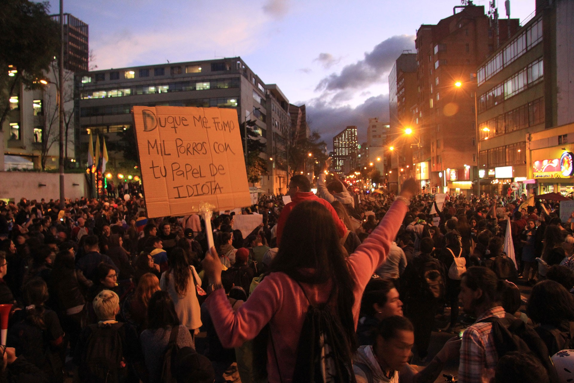 Kolombiya Halkının Mücadelesini Destekliyoruz Kolombiya Halkının Mücadelesini Destekliyoruz