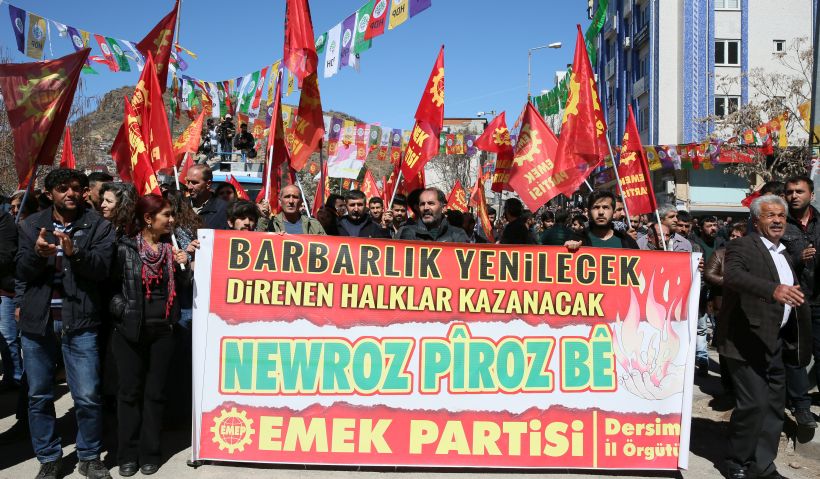 Werin em ji bo li herêmê aştî, li welêt demokrasî bibin yek û dengê biratiyê berz bikin… Roja biratiya gelan ango NEWROZ PÎROZ BE!