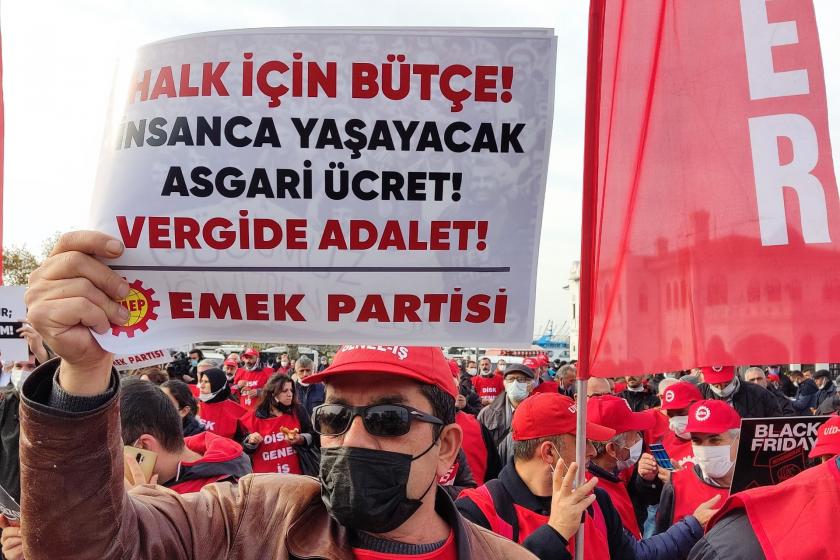 Ülkeyi “Asgari Ücretliler Ülkesi” Haline Getirenlere Karşı Tek Yumruk Olalım
