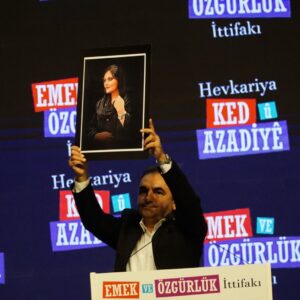 Genel Başkanımız Ercüment Akdeniz Emek ve Özgürlük İttifakı’nın halk buluşmasında konuştu Genel Başkanımız Ercüment Akdeniz Emek ve Özgürlük İttifakı’nın halk buluşmasında konuştu