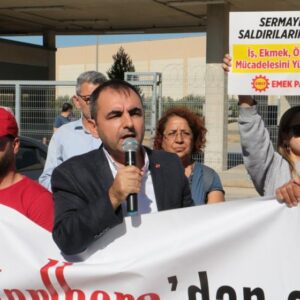 Marlboro işçilerine seslenen Genel Başkan Akdeniz: Taşeronuyla kadrosuyla birleşerek kazanacağız Marlboro işçilerine seslenen Genel Başkan Akdeniz: Taşeronuyla kadrosuyla birleşerek kazanacağız