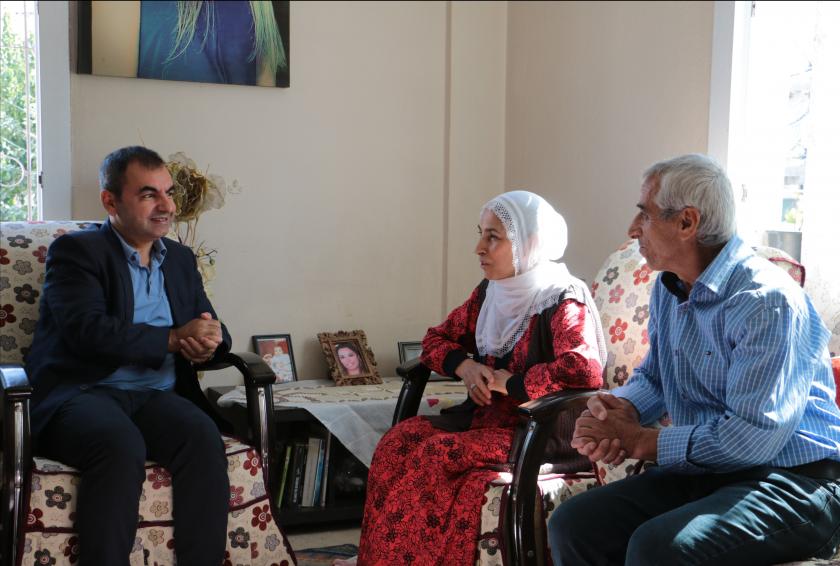 Ercüment Akdeniz, 12 Ekim’deki dava öncesi Poyraz ailesini ziyaret etti Ercüment Akdeniz, 12 Ekim’deki dava öncesi Poyraz ailesini ziyaret etti