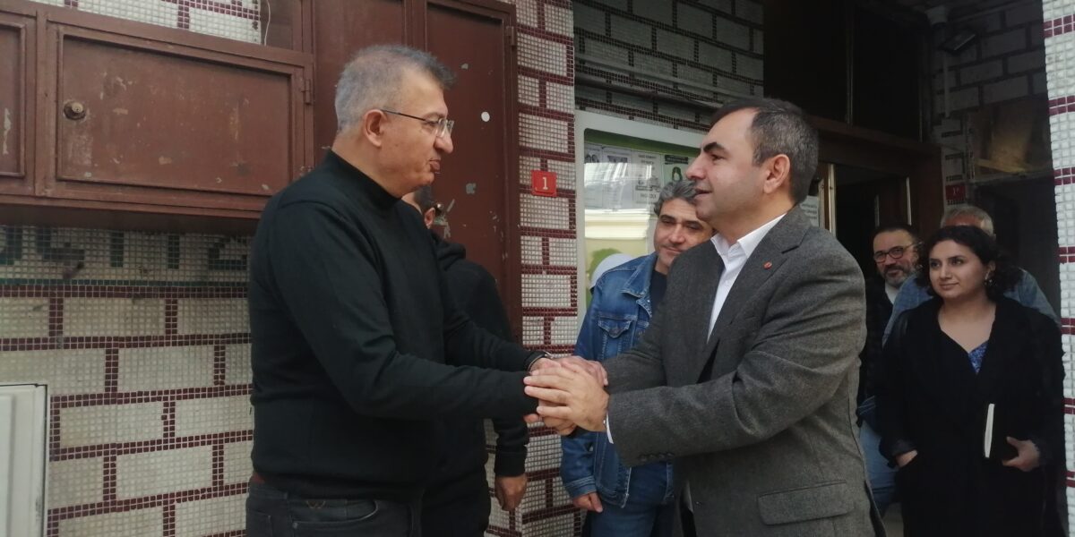 Genel Başkan Ercüment Akdeniz, Gazi Cemevi’ni ziyaret etti: Türkiye’nin laikliğe ihtiyacı var Genel Başkan Ercüment Akdeniz, Gazi Cemevi’ni ziyaret etti: Türkiye’nin laikliğe ihtiyacı var