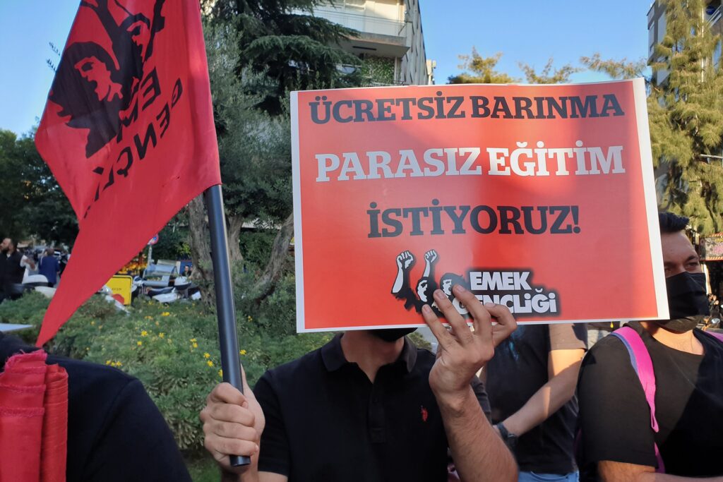 <strong>YÖK, Üniversitelerde Antidemokratik Uygulamaların Aracı Olmaya Devam Ediyor!  YÖK Kaldırılmalı! </strong>