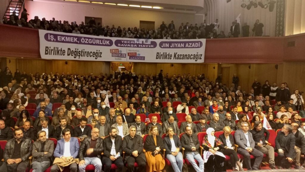 Emek ve Özgürlük İttifakı Adana’da halkla buluştu: Çocuğu gelin yapan bu sistemi değiştireceğiz