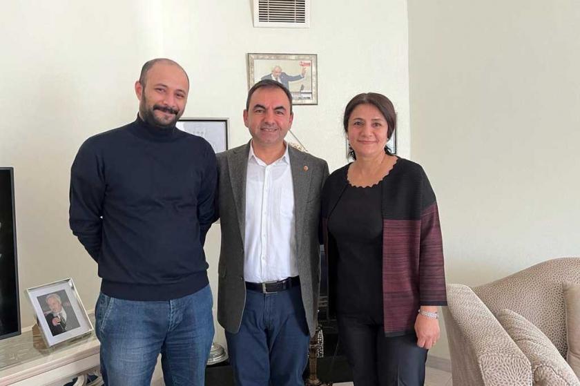 Akdeniz’den Mızraklı ailesine ziyaret: “İstanbul, Diyarbakır’ı yanına almadan saldırıları püskürtemez”