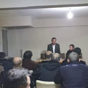 Genel Başkan Ercüment Akdeniz, işten atılan Karhan Gümrük işçileriyle buluştu