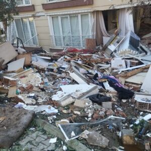 Dayanışmayı yerli ve yabancı göçmen emekçiler olarak büyütmek hepimize düşüyor