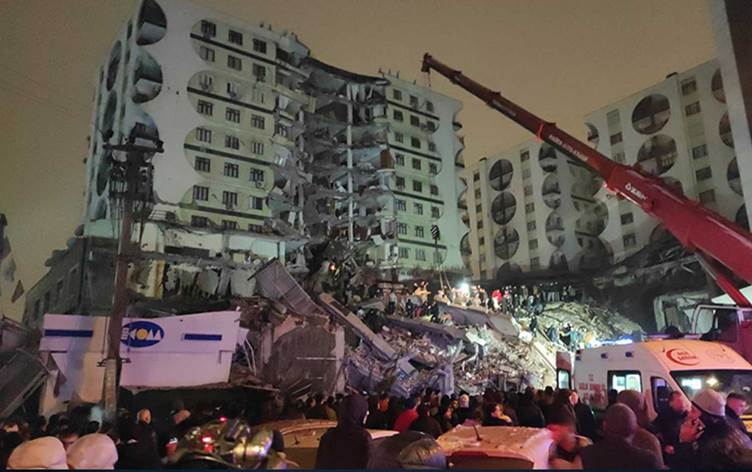 Devlet depremzedeler için bütün imkânlarıyla seferber olmalıdır Partimiz depremzedelerin yanında/yanıbaşındadır