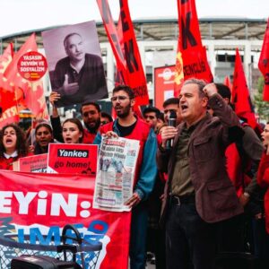 İskender Bayhan: Öğrenciler yurt bulamıyor, yemek ücretleri cep yakıyor İskender Bayhan: Öğrenciler yurt bulamıyor, yemek ücretleri cep yakıyor