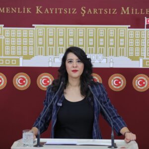 TÜPRAŞ HER AN PATLAYABİLİR… İŞÇİLER ÜCRET ARTIŞI VE İŞ GÜVENLİĞİ İSTİYOR…