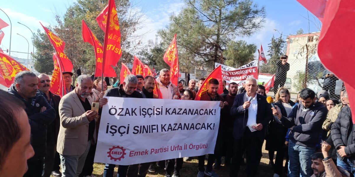 Emek Partisi Özak Tekstil işçilerini ziyaret etti: Bu baskı düzenini birlikte yıkacağız Emek Partisi Özak Tekstil işçilerini ziyaret etti: Bu baskı düzenini birlikte yıkacağız