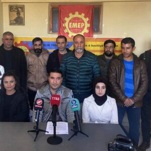 EMEP, Özak işçileriyle açıklama yaptı: Özak işçileri kazandı ve kazandırdı EMEP, Özak işçileriyle açıklama yaptı: Özak işçileri kazandı ve kazandırdı