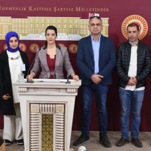 SEVDA KARACA KÜRSÜSÜNÜ ÖZAK İŞÇİLERİNE VERDİ