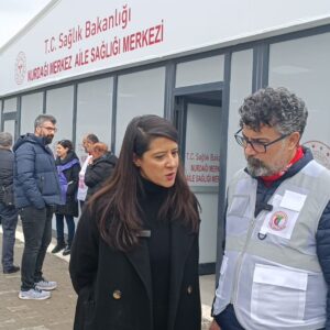 EMEP DEPREM BÖLGESİ ZİYARETLERİ DEVAM EDİYOR: ‘SAĞLIK HALA ENKAZ ALTINDA’