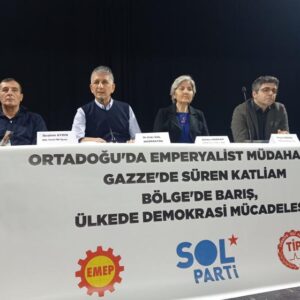 İzmir’de siyasi partiler Ortadoğu’daki savaşa karşı panel düzenledi