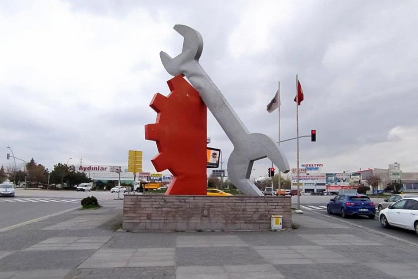 Emine Şenyaşar’ı ziyaret etmek isteyen EMEP’e polis engeliOSTİM’den izlenimler: İşçiler yalnızca pusulaya mühür basacak bir seçeneğe sahip değilEmine Şenyaşar’ı ziyaret etmek isteyen EMEP’e polis engeli