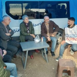 EMEP’in Bursa adayı Gürkan, eylemdeki işçileri ziyaret etti EMEP’in Bursa adayı Gürkan, eylemdeki işçileri ziyaret etti