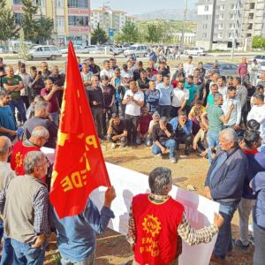 EMEP heyeti direnişteki Mega Polietilen işçilerini ziyaret etti: “İşciye zırnık yok, patrona kasa sonuna kadar açık”