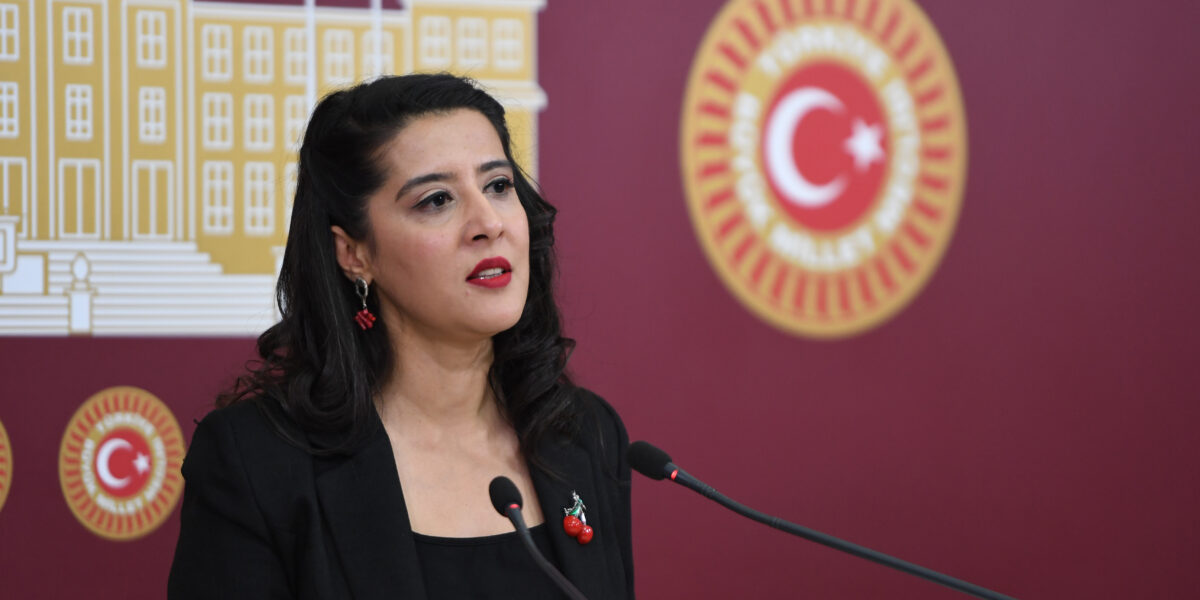 SEVDA KARACA ÇAĞRI MERKEZİ İŞÇİLERİNİN TALEPLERİNİ GÜNDEMEGETİRDİ