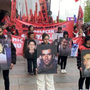 Denizlerden 52 sene sonra tam bağımsız Türkiye talebi