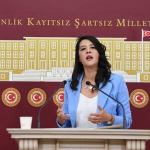 Sevda Karaca Depremzedelerin Hasar Tespiti Mağduriyetini Sordu Sevda Karaca Depremzedelerin Hasar Tespiti Mağduriyetini Sordu