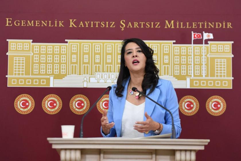 Sevda Karaca Depremzedelerin Hasar Tespiti Mağduriyetini Sordu