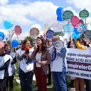 Sevda Karaca Hemşireler Gününde Konuştu: Tasarruf Programı Sağlık Hakkından Edilme Programıdır Sevda Karaca Hemşireler Gününde Konuştu: Tasarruf Programı Sağlık Hakkından Edilme Programıdır