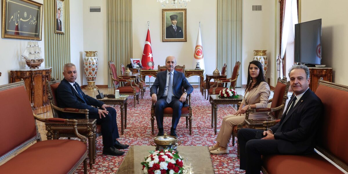 Meclis Başkanı Numan Kurtulmuş, Anayasa değişikliği gündemiyle EMEP heyetiyle görüştü. ‘Demokratik Anayasa kurucu meclisle olur’