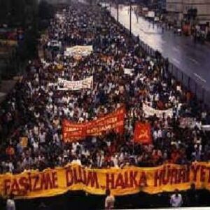 Dönemin hükümetlerinin ve devletin doğrudan sorumlu olduğu iki büyük katliam: Sivas-Madımak ve Ankara-Gar katliamları.