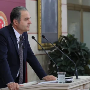 İskender Bayhan: Sağlık Bakanı Olarak Terfi Ettirilmeniz Nükleer Sızıntı Gibi Olayları Örtbas Etme Yeteneğinizden Midir?