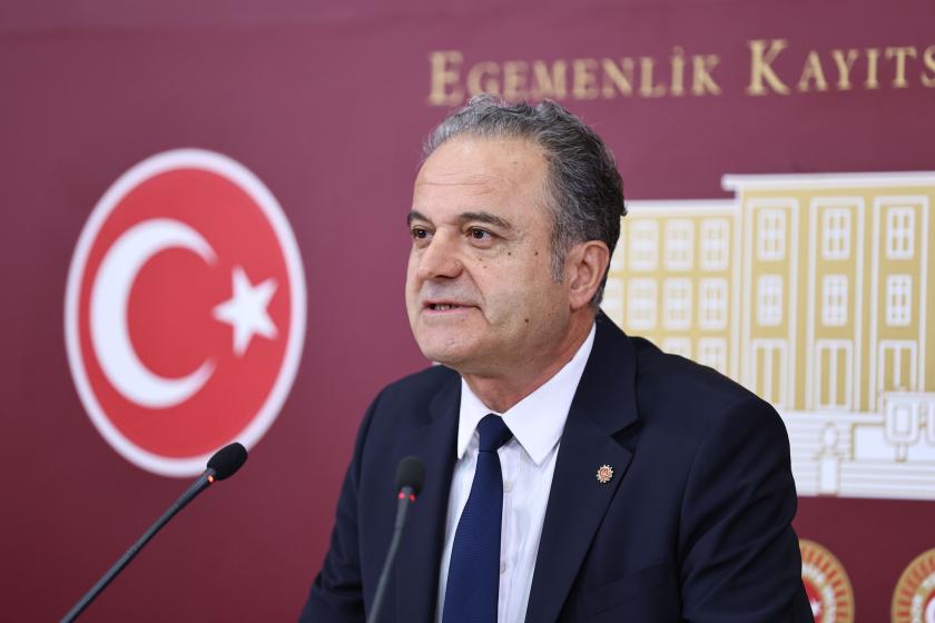 700.000 KAMU İŞÇİSİNİN SESİ “AÇIZ, AÇ!”, “VERGİDE ADALET” VE “GEÇİNEMİYORUZ!” SÖZLERİNDE YANKILANIYOR!