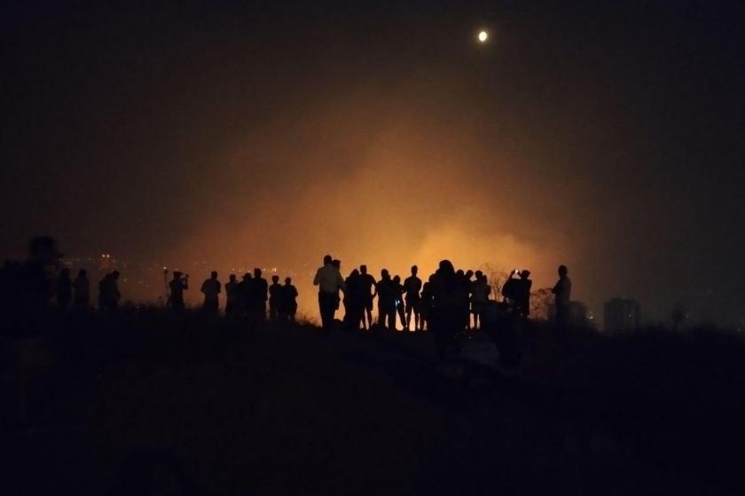 EMEP İzmir’de yangın bölgesinde: Teknolojiyle övünen iktidar yangınlara müdahale edemiyor