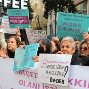 “Okullarda ücretsiz yemek için ilettiğimiz on binlerce dilekçeyi ne yaptınız?”