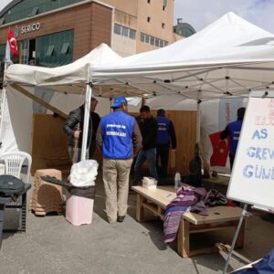 As Plastik’te grev sürüyor: Devlet yanımızda değil, o zaman işçiler birlik olacak