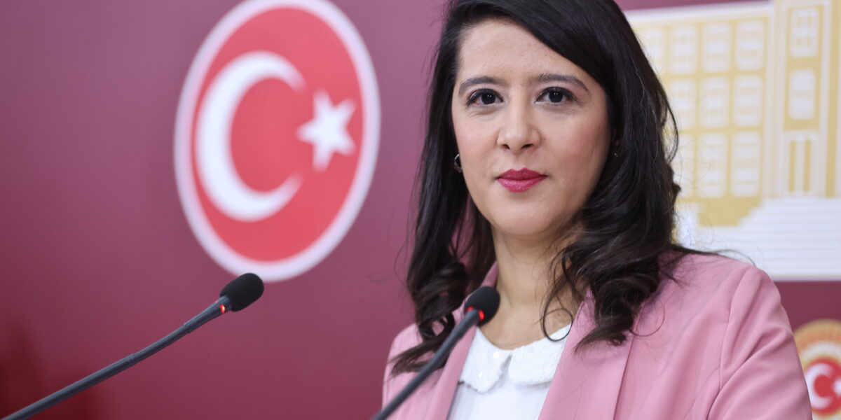 KADINLARIN ÖFKESİNİ VE TALEPLERİNİ İDAM, HADIM TARTIŞMALARIYLA BOĞAMAZSINIZ