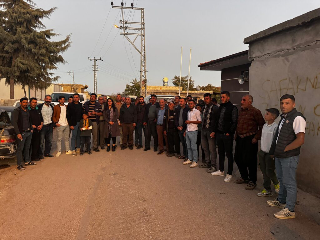 KARAKESEK KÖYLÜLERİ GÜNEŞ PANELİ PROJESİNE KARŞI: TOPRAKLARIMIZI VERMEYECEĞİZ!