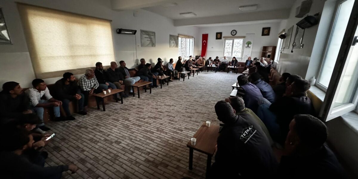 KARAKESEK KÖYLÜLERİ GÜNEŞ PANELİ PROJESİNE KARŞI: TOPRAKLARIMIZI VERMEYECEĞİZ!