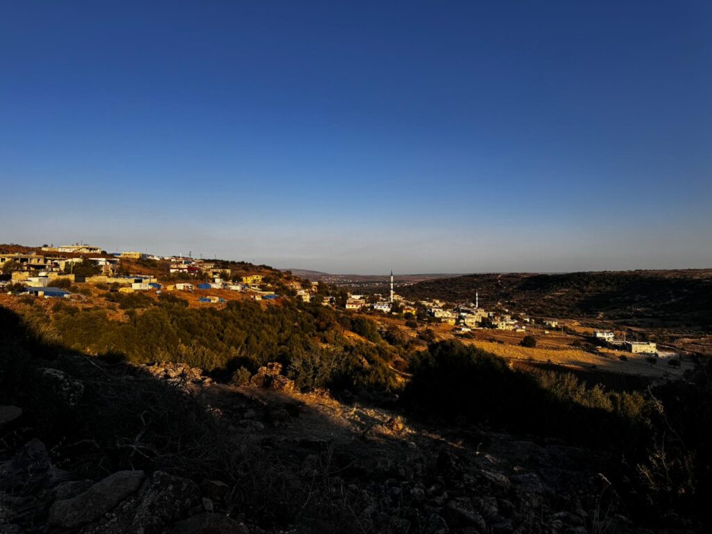 KARAKESEK KÖYLÜLERİ GÜNEŞ PANELİ PROJESİNE KARŞI: TOPRAKLARIMIZI VERMEYECEĞİZ!
