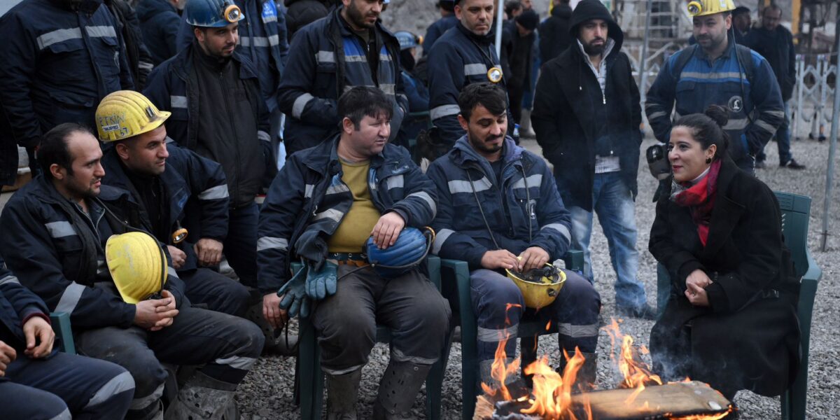EMEP HEYETİ ÇAYIRHAN’I ZİYARET ETTİ: VARLIK SATIŞININ FATURASINI CANIYLA ÖDEYEN İŞÇİLER BU PEŞKEŞE GÖZYUMMAYACAK