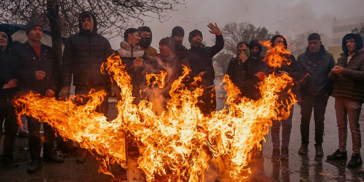 Saraydaki tek adam iktidarı, 21 grev yasağı ile tarihe geçti. Gaziantep Valisi de aynı yolu izliyor.