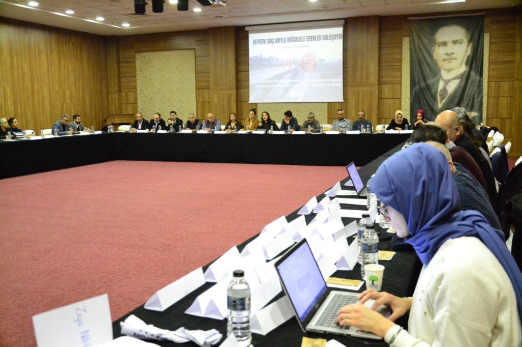 EMEP'in çağrısıyla Antep'te deprem çalıştayı düzenlendi: Hesaplaşılmamış her suç yeni suçları doğuruyor